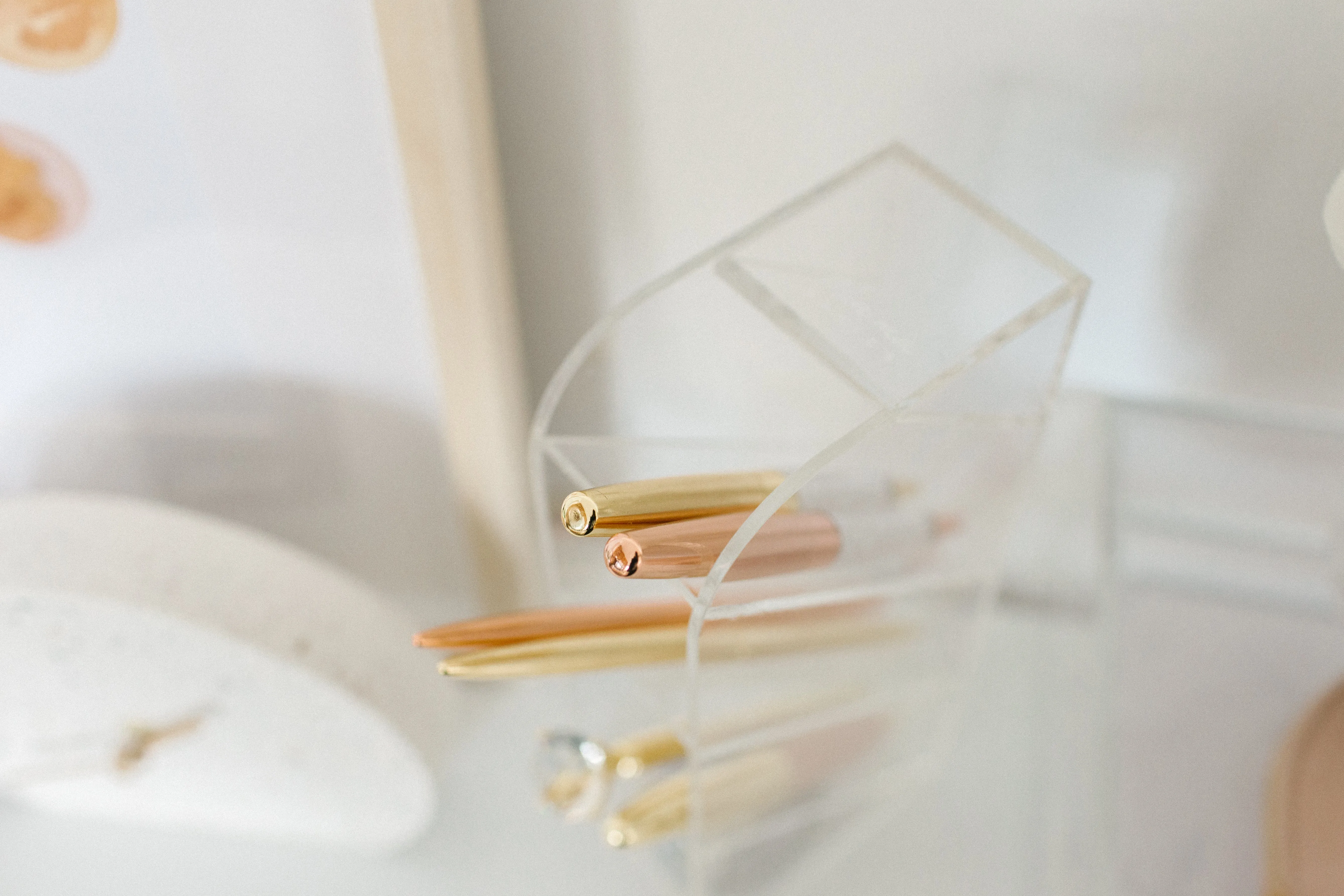 Acrylic slanted pen shelf organizer