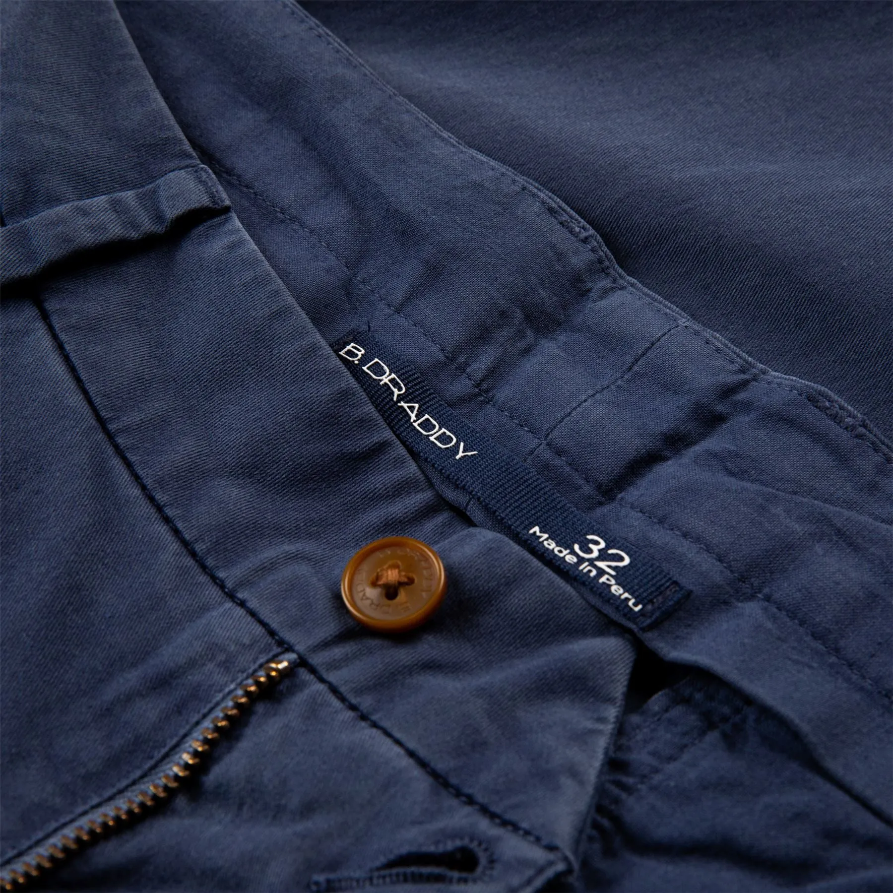 Brian Pants Regal - 2024