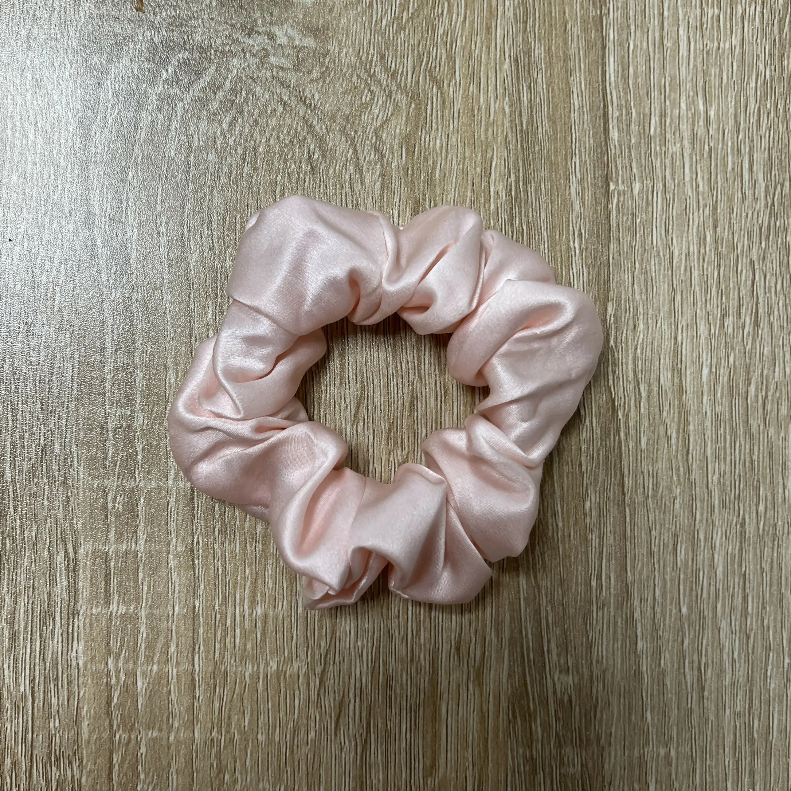 Emily's Pillow - Pure silk scrunchie