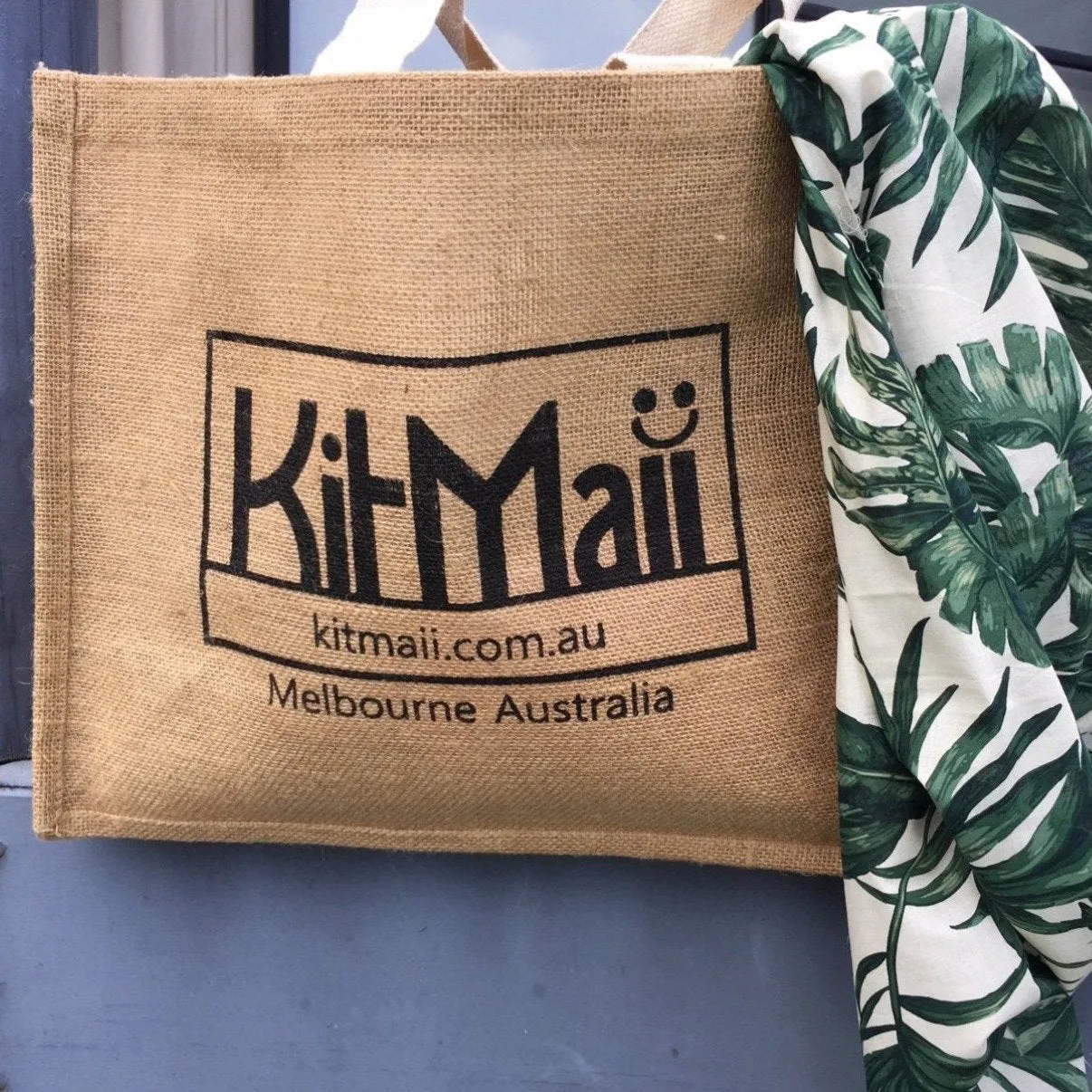 Jute Shopping Bag with handy pockets