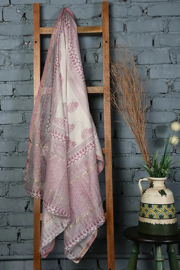 White-red Maheshwari silk dupatta